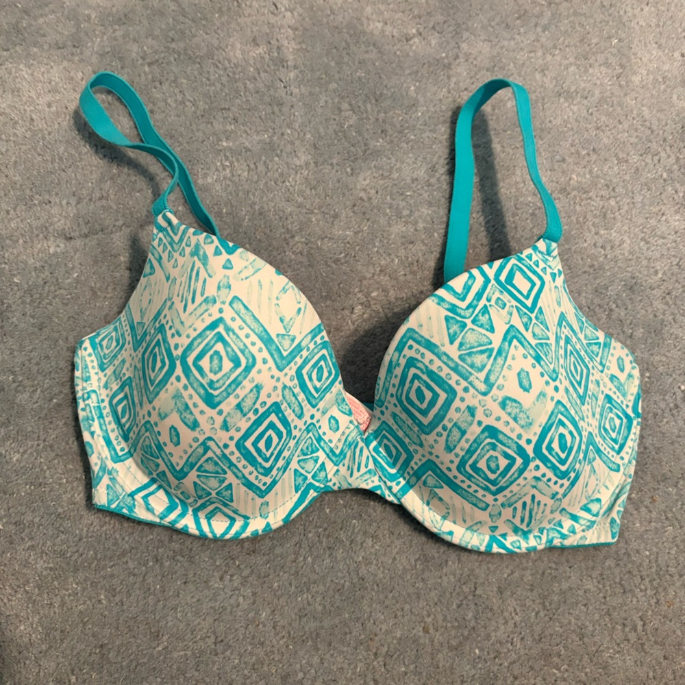 Victoria’s Secret Pink bra